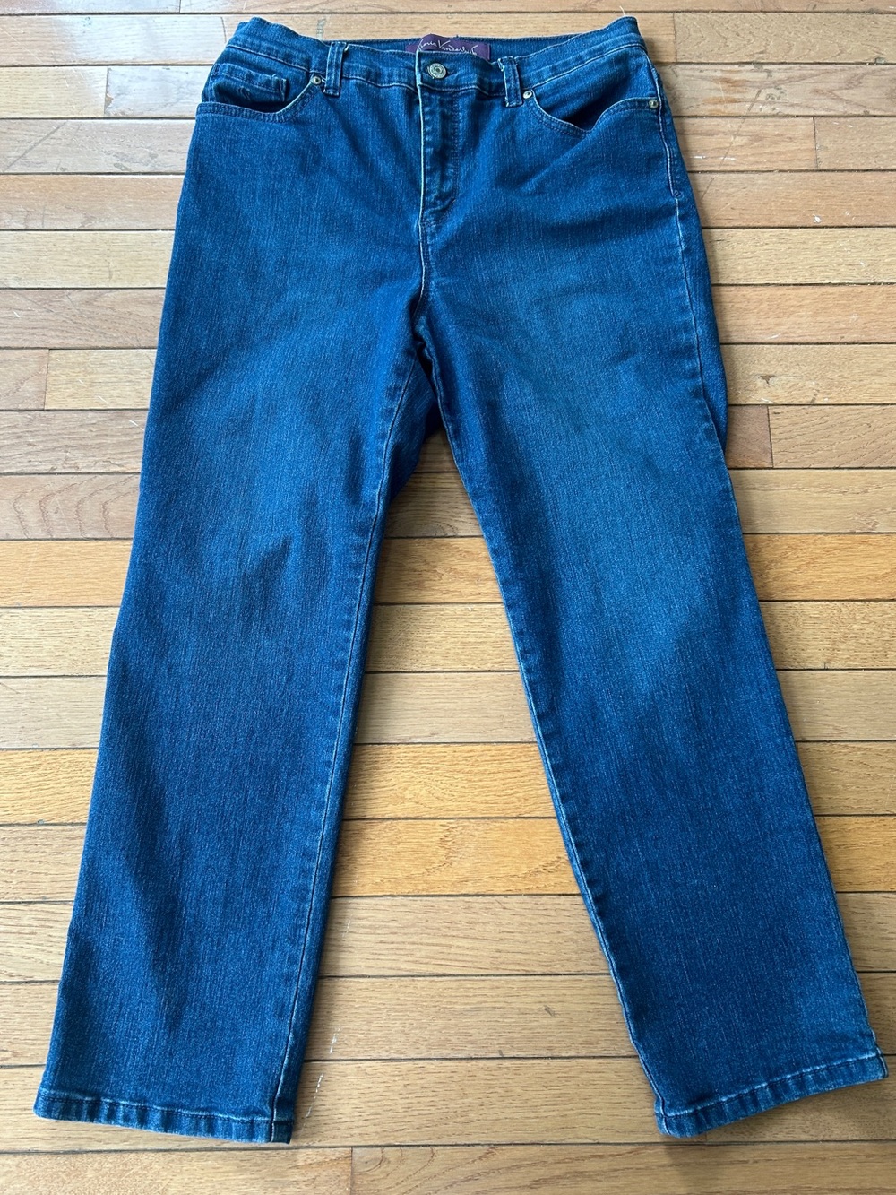 LNC Gloria Vanderbilt Amanda style jeans